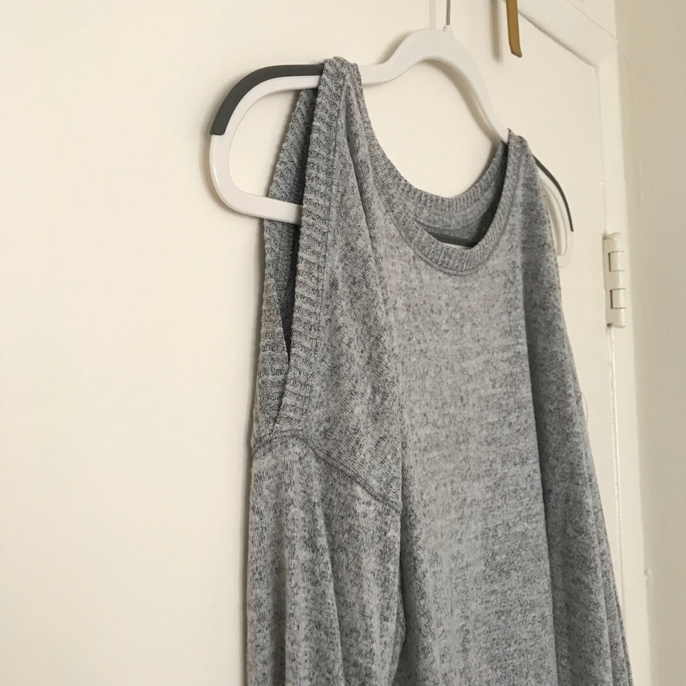 Cold Shoulder Sweater - Picture 3 of 4